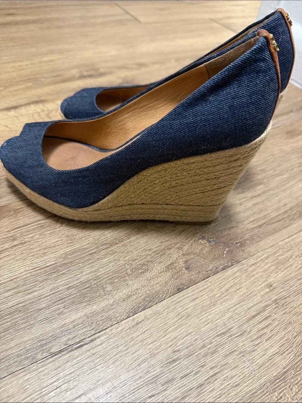 Coach women peep